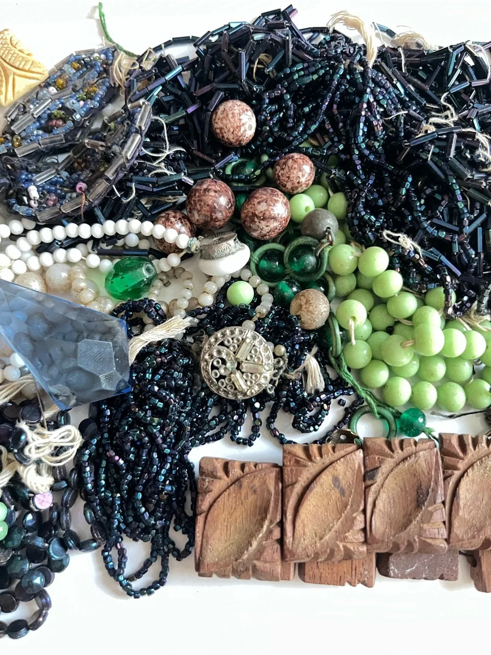 Old Vintage Beads Jewelry Crafting Lot